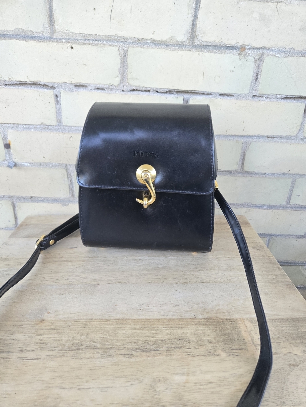Vintage Leather Bag - Picture 3 of 14